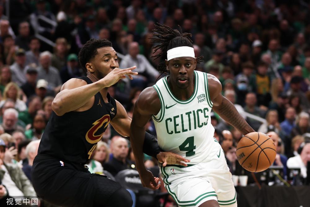 足球竞技中 足球竞技中